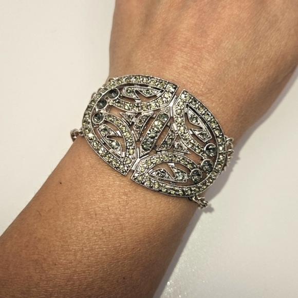 🟢3/$19🟢 Silver Rhinestone Silver Tone Bracelet Small - Medium Size Deco Style - Picture 3 of 9